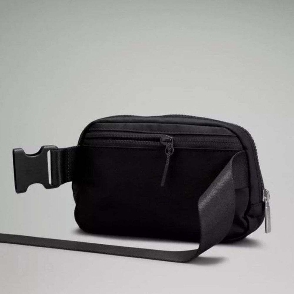 Lululemon Black Everywhere Belt Bag Crossbody Bag Nwt - Picture 2 of 5